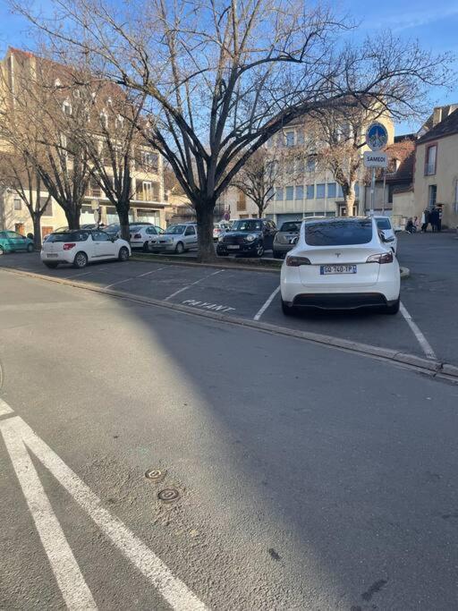 Au Coeur De La Cite Medievale Montluçon Exteriör bild
